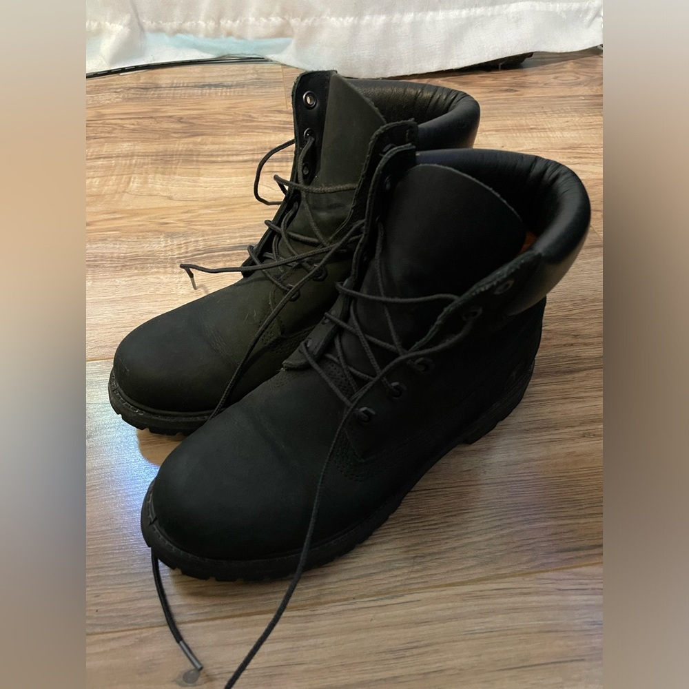 Women’s Size 9 Black Timberland Boots